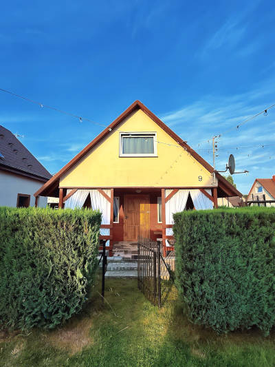 Zdjęcie domku za dnia 3