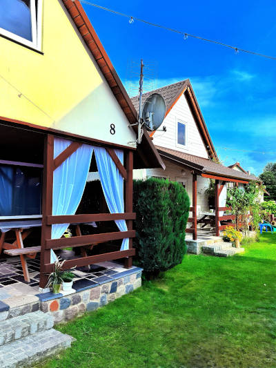 Zdjęcie domku za dnia 4